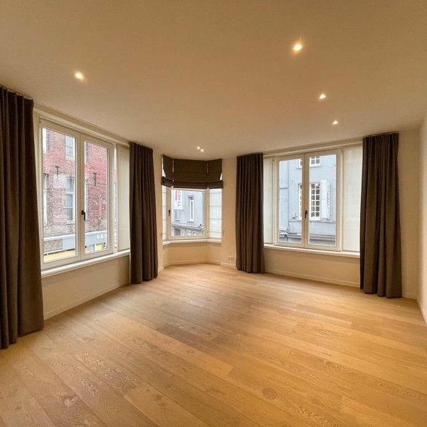 Appartement te huur in Kortrijk voor € 800 met 2 slaapkamers - foto 1