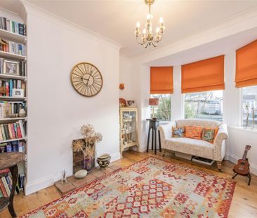 3 bed House - Detached To Let - Photo 4