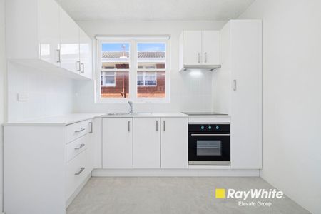 Stylish, Newly Renovated Two-Bedroom Apartment in a Quiet, Convenient Location - Photo 2