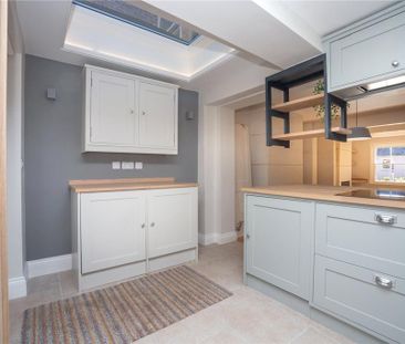 3 bedroom end of terrace house to rent - Photo 1