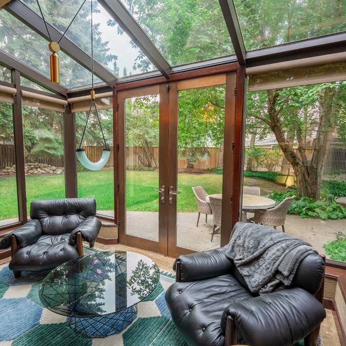 Sophisticated Bayview Estate Surrounded By Nature. - Photo 1