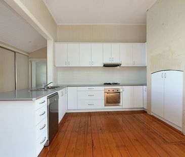 176 Campbell St Toowoomba City - Photo 3