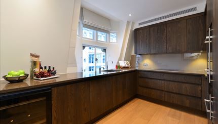Two Bedrooms Apartment in Duke Street, Mayfair W1K - Photo 5