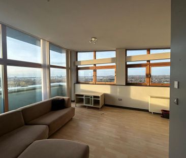 1 bedroom penthouse to rent - Photo 3