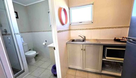 Studio Unit in Prime Papakura! - Photo 2