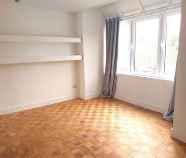 TE HUUR: Ruim appartement met 3 slaapkamers te Genk! - Photo 2