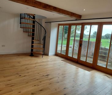 Muston Farm, Piddlehinton - Photo 1