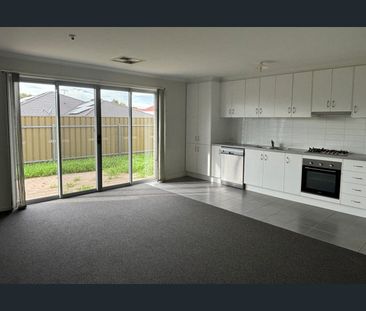 Perfect 3 Bedroom Family Home - Photo 3