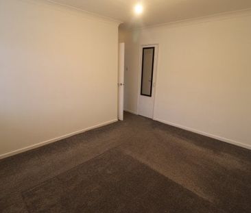 Long Lynderswood, Basildon, Property for rent - Photo 3