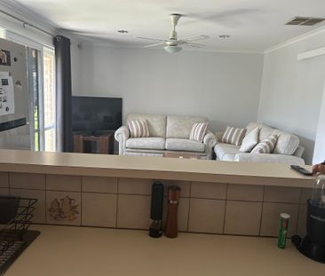 Narre Warren - Photo 3