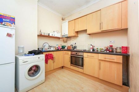 2 bedroom flat to rent - Photo 4