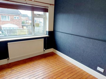 2 Bedroom House - Semi-Detached - Photo 2