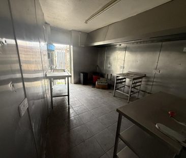 2 bedroom end of terrace house to rent - Photo 3