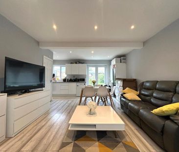 3 bedroom semi-detached house to rent - Photo 3