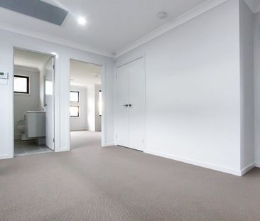 Modern Family Living in a Prime Location - 4 Bedrooms, 2 Bathrooms,... - Photo 2