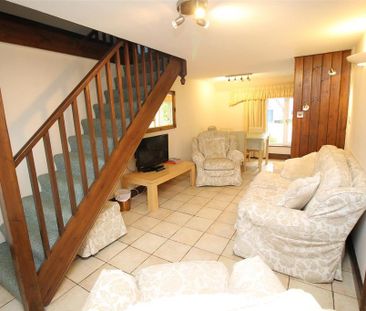 2 bedroom semi-detached bungalow to rent - Photo 2