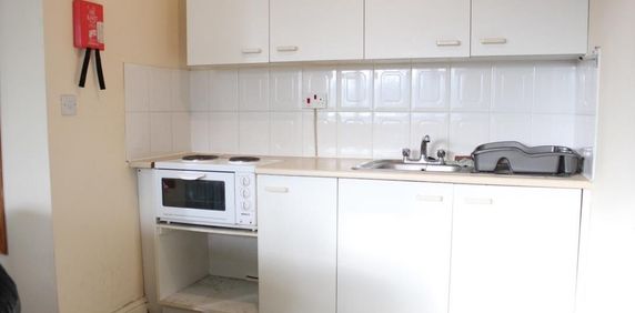 West Road, West Drayton - Photo 2