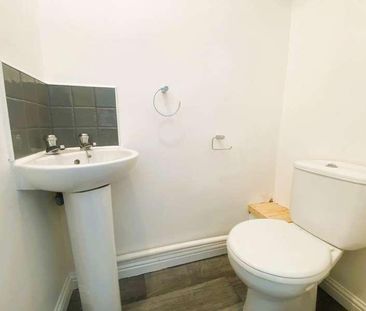 Penwell Fold, Oldham, OL1 - Photo 5