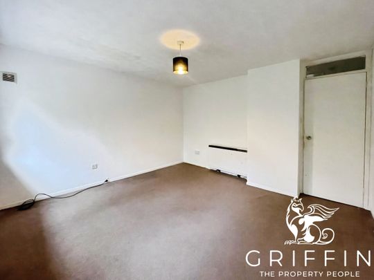 Kiln Way, Badgers Dene, Grays, RM17 - Photo 1