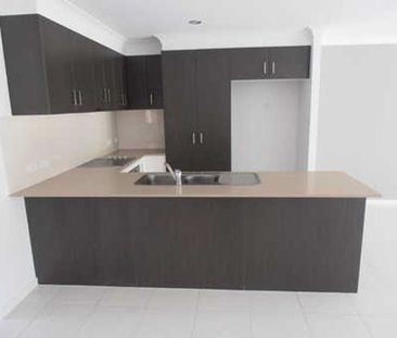 Spacious 3 Bedroom Unit - Photo 3