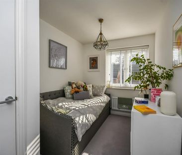 3 bedroom detached house to rent - Photo 3