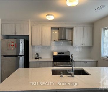 For Lease - 956 CHAPMAN MILLS Drive, Barrhaven, Ontario - Photo 1