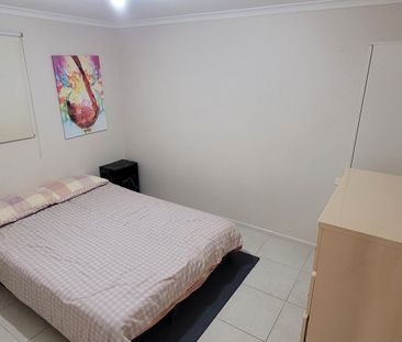 Wynnum West - Photo 4