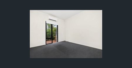 Two Bedroom Apartment in Great Location - Photo 2