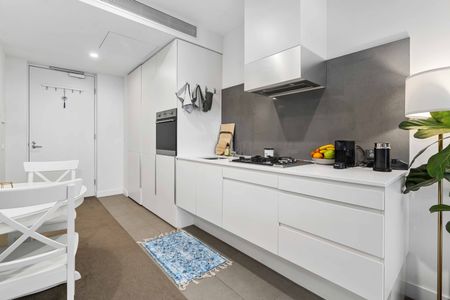 Sky High Two Bedroom Living On The 39th Floor At Shadow Play Apartments! - Photo 3