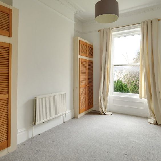 2 Bed Flat - Photo 1