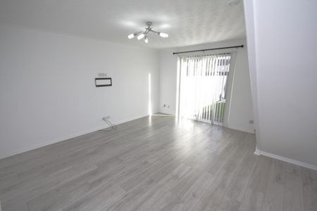 2 bedroom terraced house to rent - Photo 2
