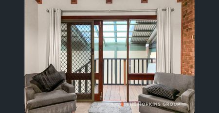 FULLY FURNISHED room available in this renovated rooming house!! UITLITIES INCLUDED IN RENT! - Photo 3