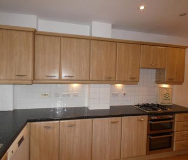 3 bedroom terraced house to rent - Photo 6