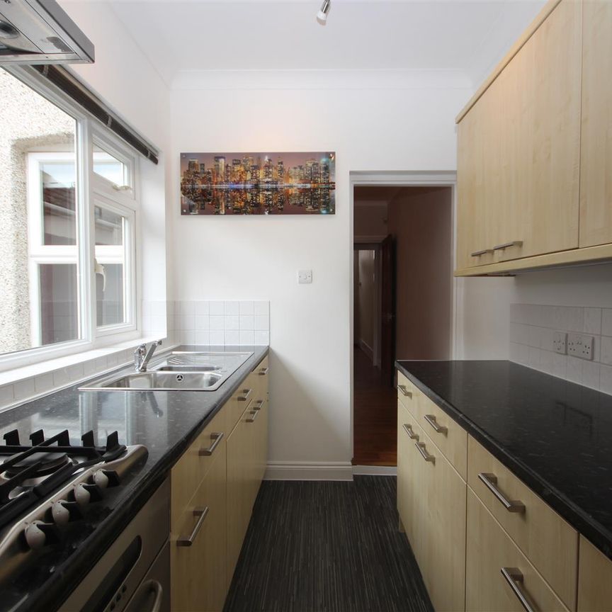 2 bedroom Terraced House to let - Photo 1