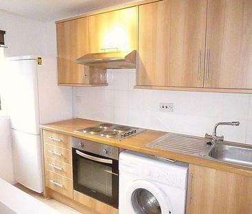 Studio to rent - Photo 6