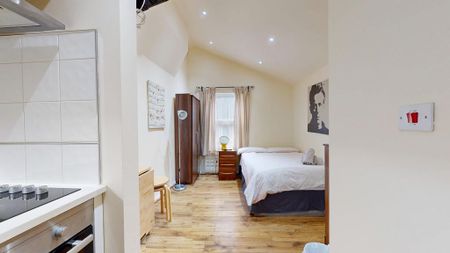 Studio to rent - Photo 5