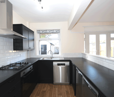 3 bedroom semi-detached house to rent - Photo 5