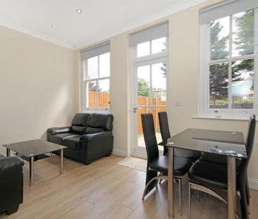 3 bedroom flat to rent - Photo 1