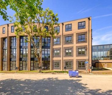 Swindon, Wiltshire, SN2 - Photo 4