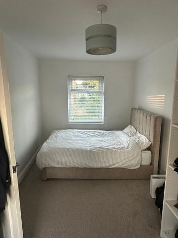 1 bedroom in a house share to rent - Photo 2