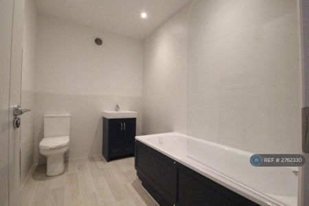 4 bedroom terraced house to rent - Photo 5