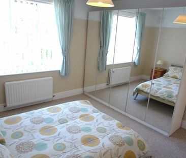 2 Bedroom House - Photo 3