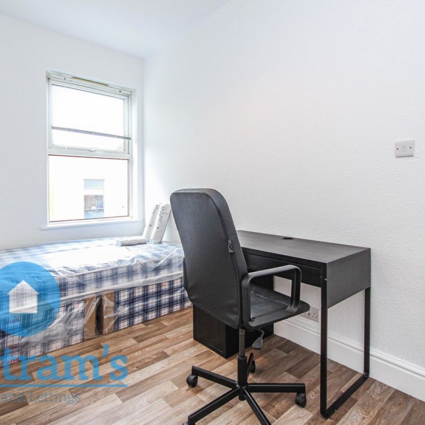 1 bed Apartment for Rent - Photo 1