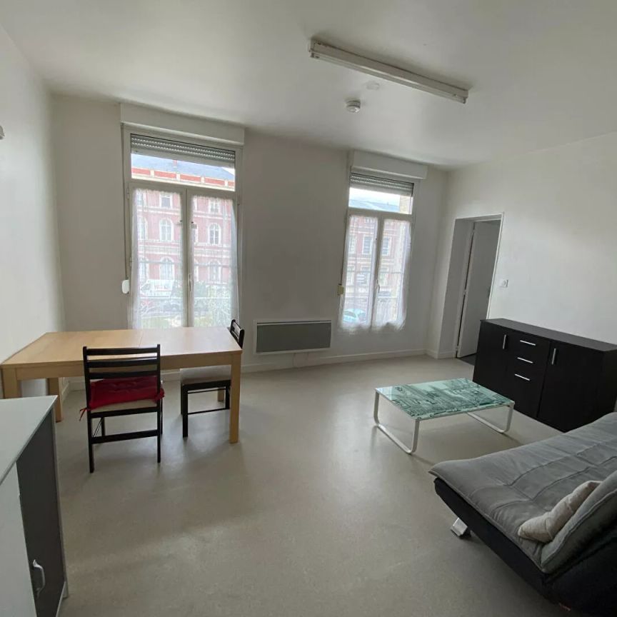 A LOUER APPARTEMENT T2 35m2 en CENTRE VILLE DE SAINT QUENTIN 02100 - Photo 1