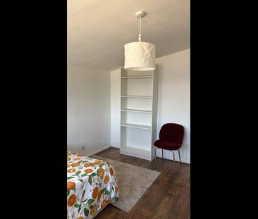 Room in a Shared House, Lovett Way, NW10 - Photo 2