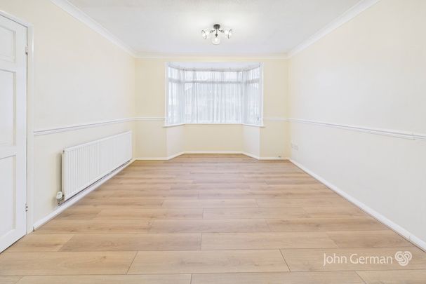 3 bedroom semi-detached to let - Photo 1