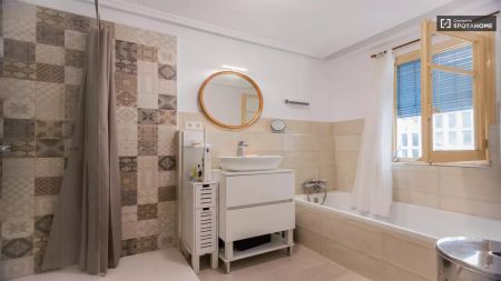 2-bedroom apartment for rent in Cabanyal-Canyamelar - Photo 3