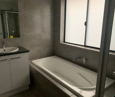 MODERN LOW MAINTENANCE UNIT - Photo 4