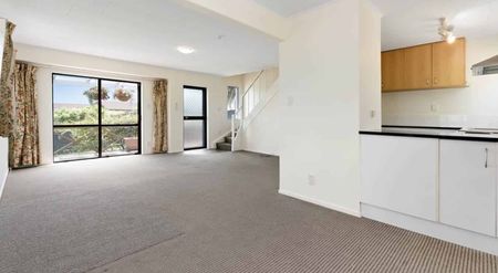 Pretty as a Picture - Excellent Location - Photo 3