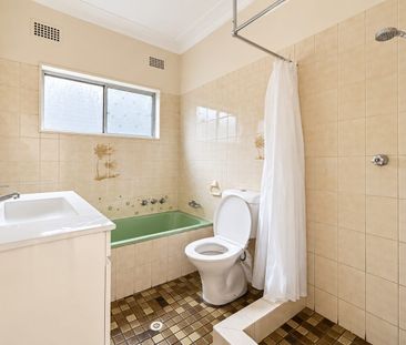 Spacious Family Home! - Photo 5